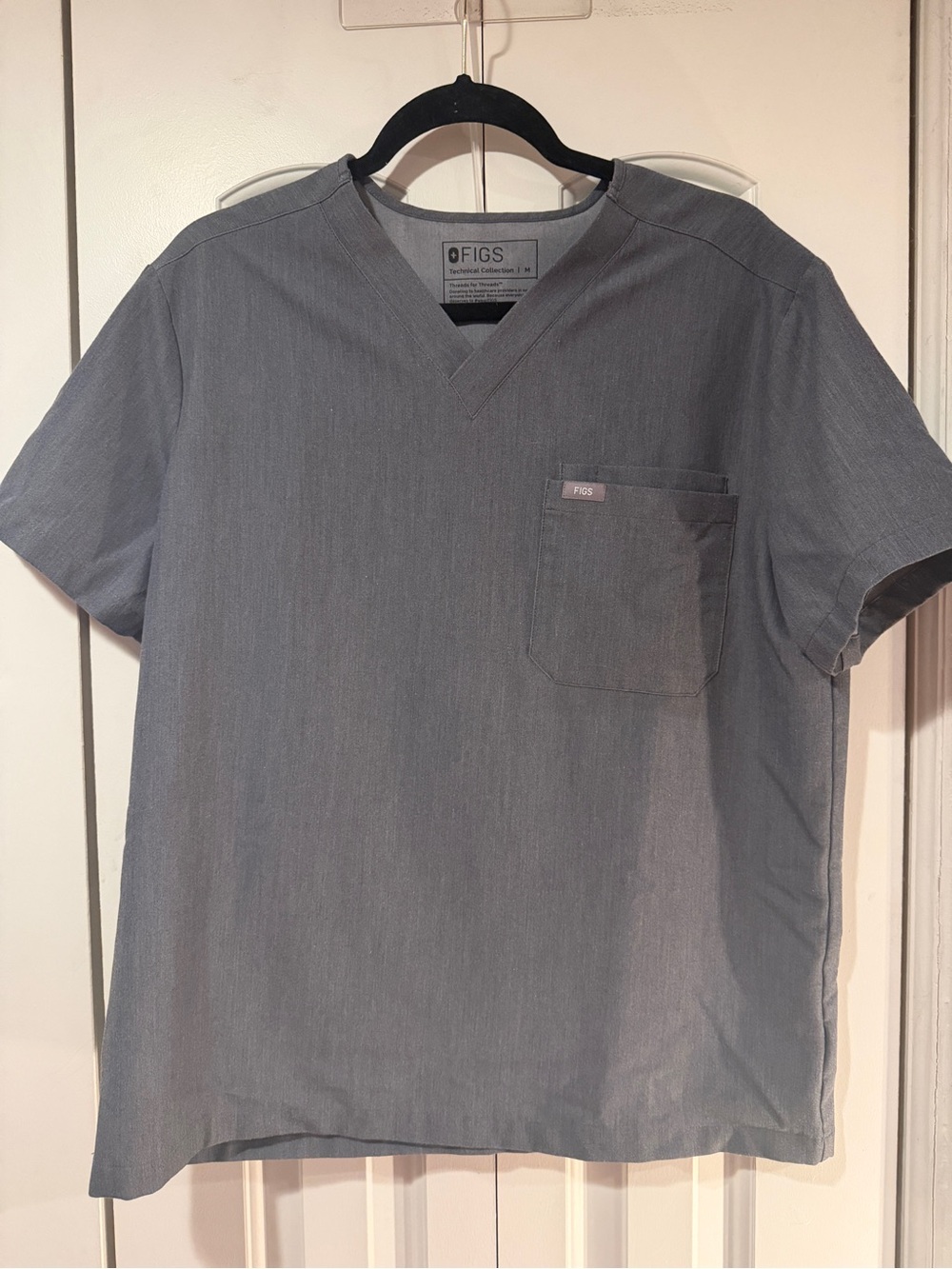 FIGS Men’s Graphite Jogger Scrub Set